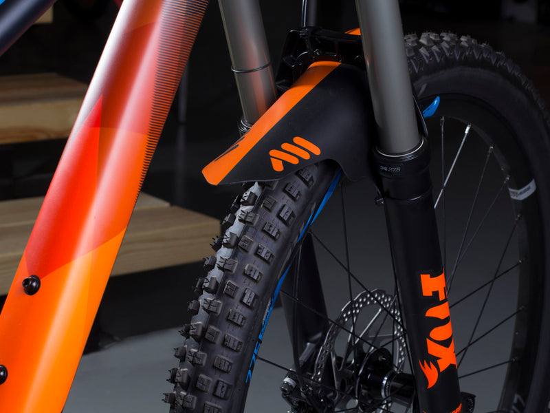 AMS Mud Guard Orange on a Giant enduro mountain bike