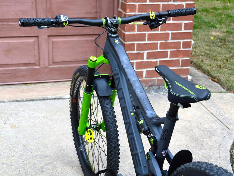 All Mountain Style Basic size Frame Guard Camo design installed on bike