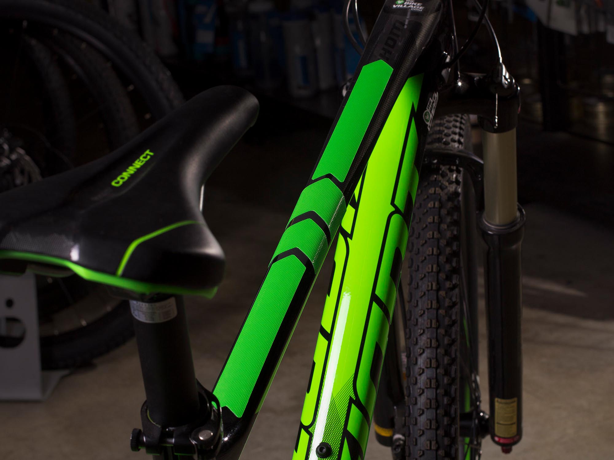Frame Guard Green adhesive frame protection for mountain bikes in extra size