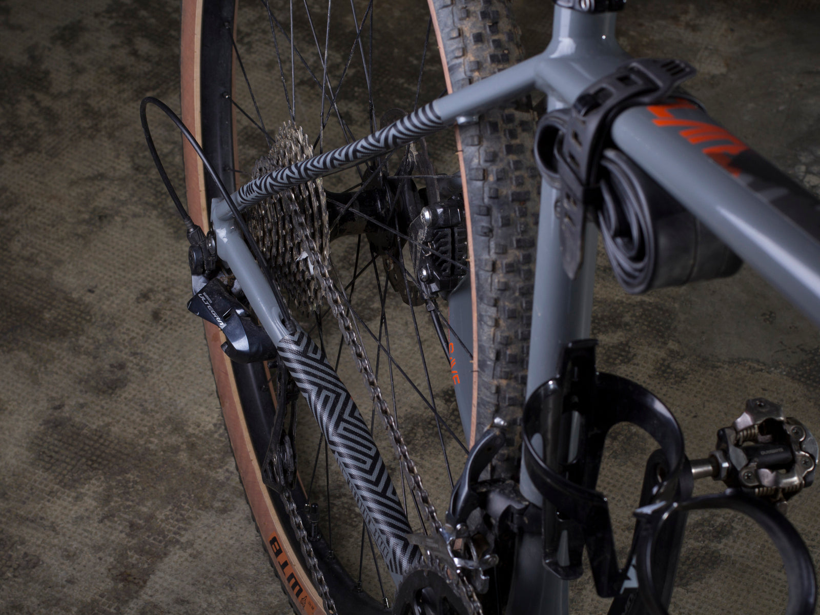Adhesive chain stay protection for gravel road and XC bikes AMS